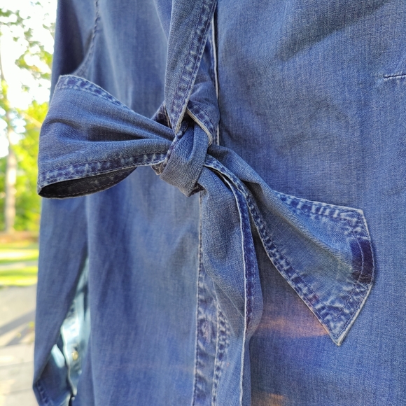 Banana Republic Fitted Riley Denim Bow Shirt - Size 4 - Picture 11 of 16